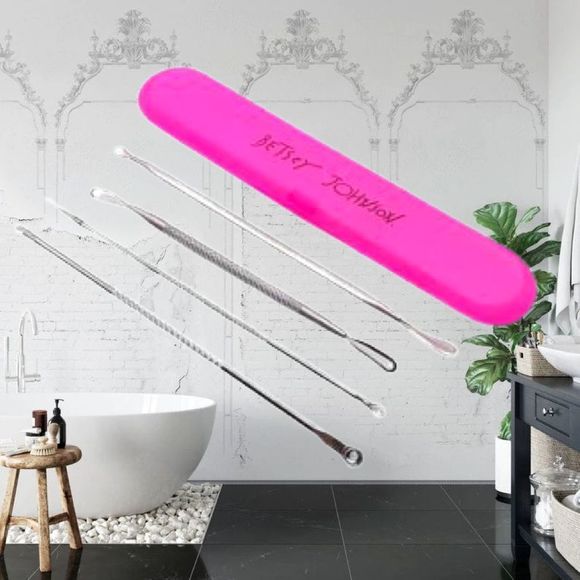 Betsey Johnson Other - Betsey Johnson Blemish Extractor Set
